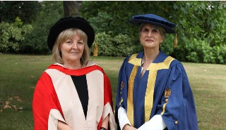 Professor Christine Williams (L) and Professor Parveen Yaqoob (R)
