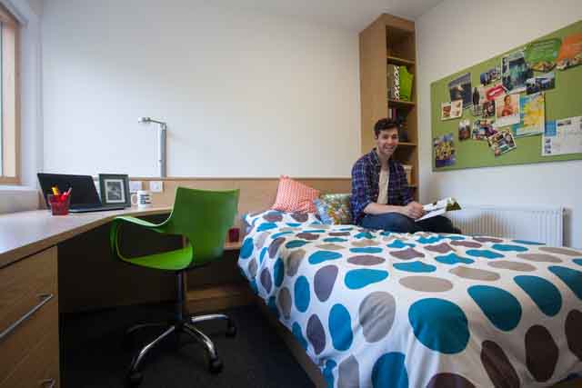 Stenton Hall room